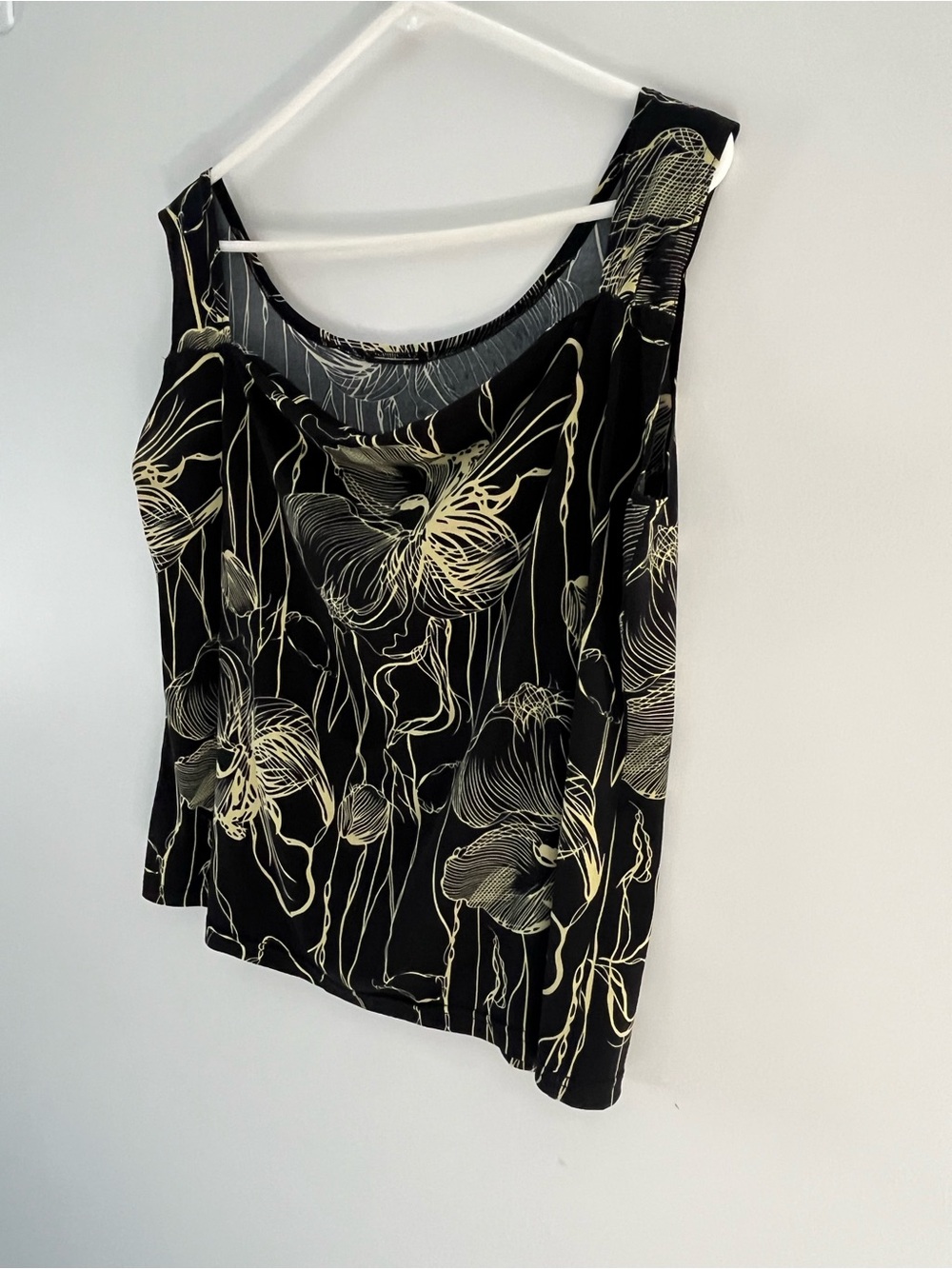 Black Floral Scoop Neck Tank Top